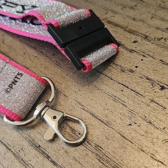 Snoopy keychain card necklace NWOT - Picture 3 of 5